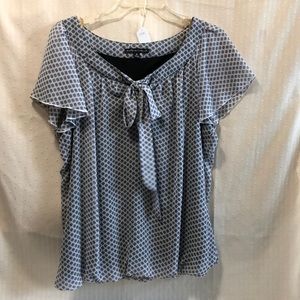 Sarah Michelle xl  top w:bow. Elastic at waist